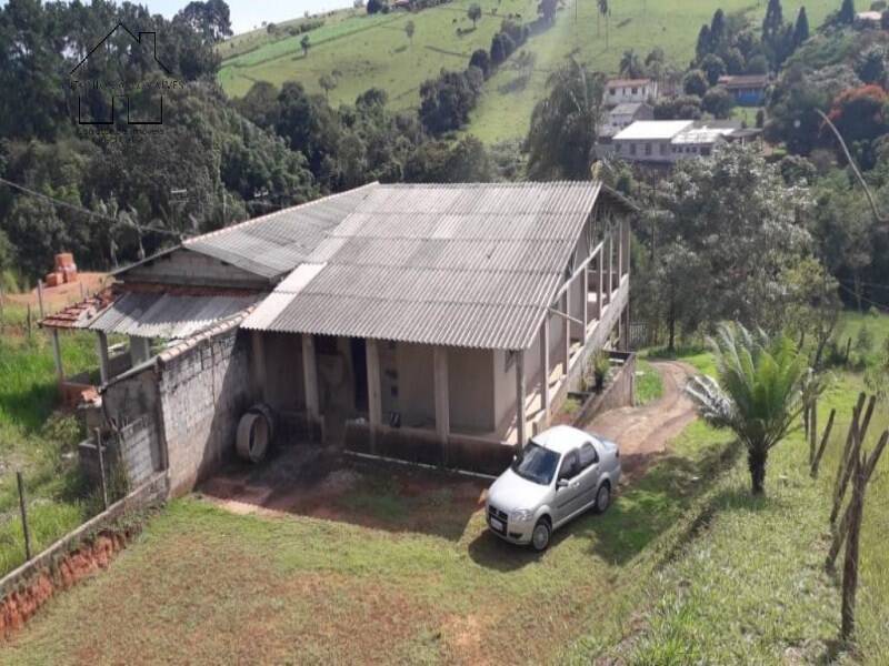 Fazenda à venda com 3 quartos, 200m² - Foto 1