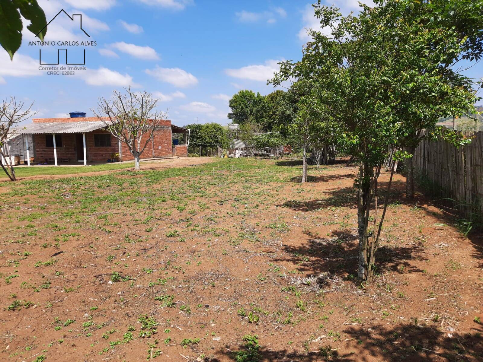 Fazenda à venda com 2 quartos, 128m² - Foto 3