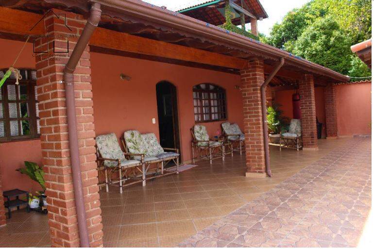 Fazenda à venda com 3 quartos, 260m² - Foto 1