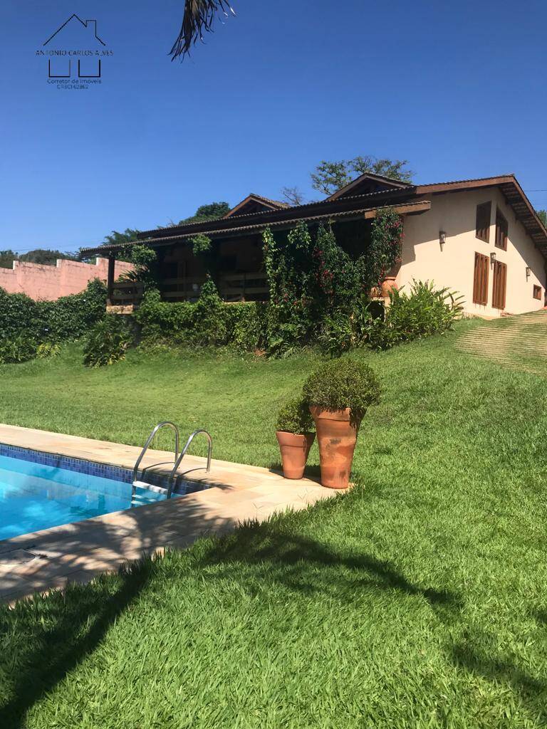 Fazenda à venda com 7 quartos, 826m² - Foto 1