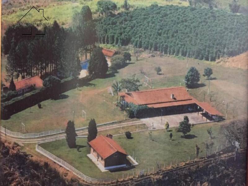 Fazenda à venda com 13 quartos, 1000m² - Foto 1