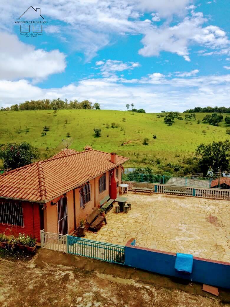 Fazenda à venda com 6 quartos, 600m² - Foto 1