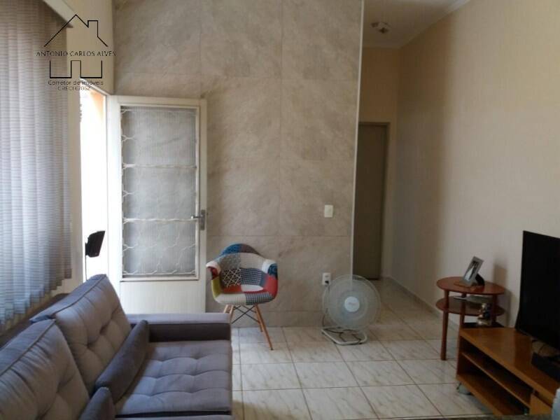 Casa à venda com 2 quartos, 100m² - Foto 2