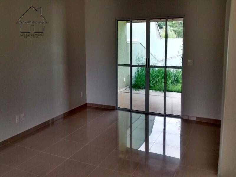 Casa à venda com 3 quartos, 180m² - Foto 3