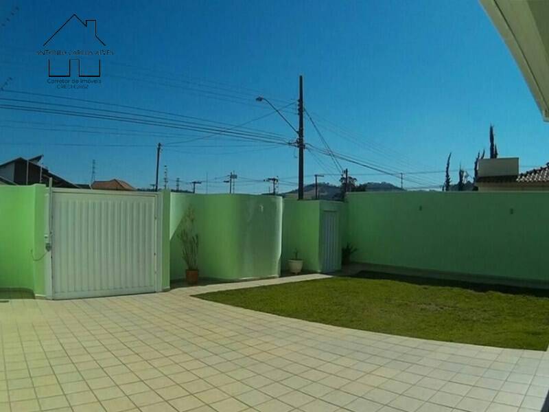 Casa à venda com 3 quartos, 220m² - Foto 5