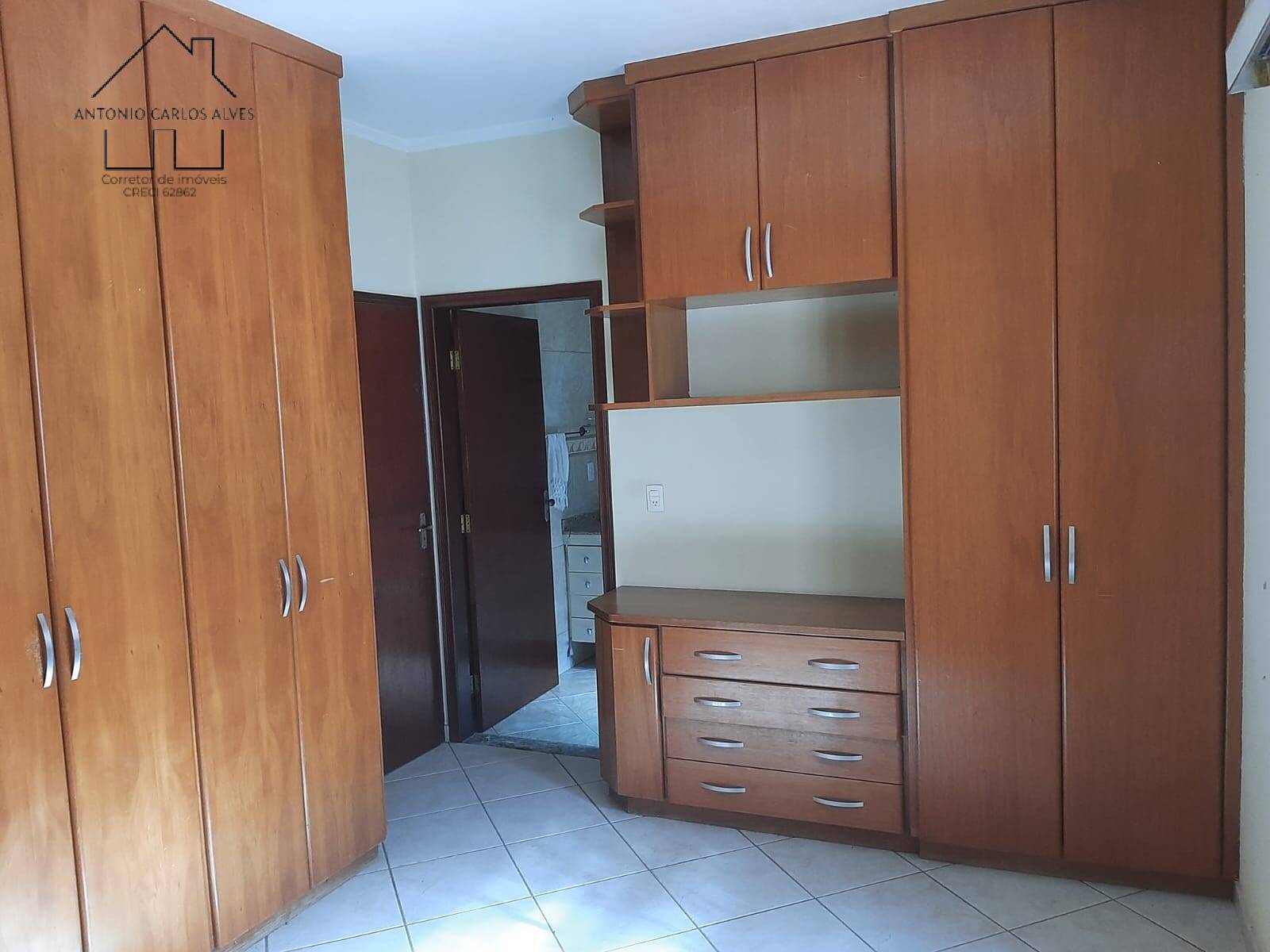 Sobrado à venda com 4 quartos, 372m² - Foto 37