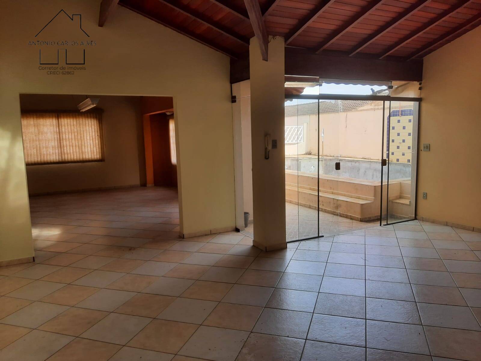 Sobrado à venda com 4 quartos, 372m² - Foto 52