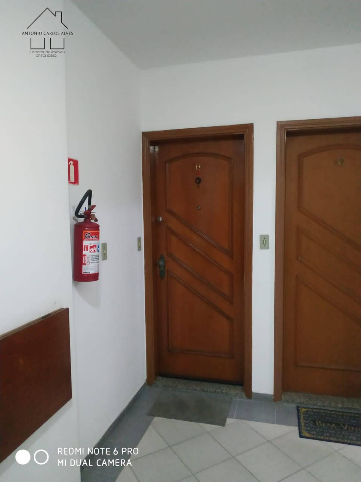 Apartamento à venda com 2 quartos, 78m² - Foto 2