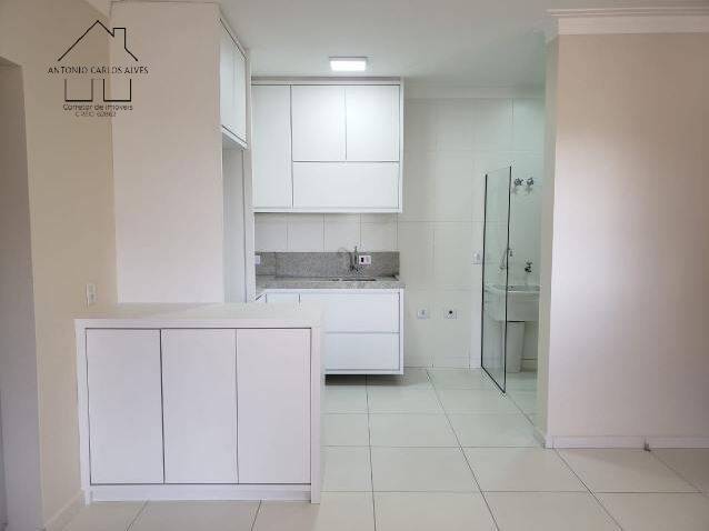 Apartamento à venda com 3 quartos, 96m² - Foto 8