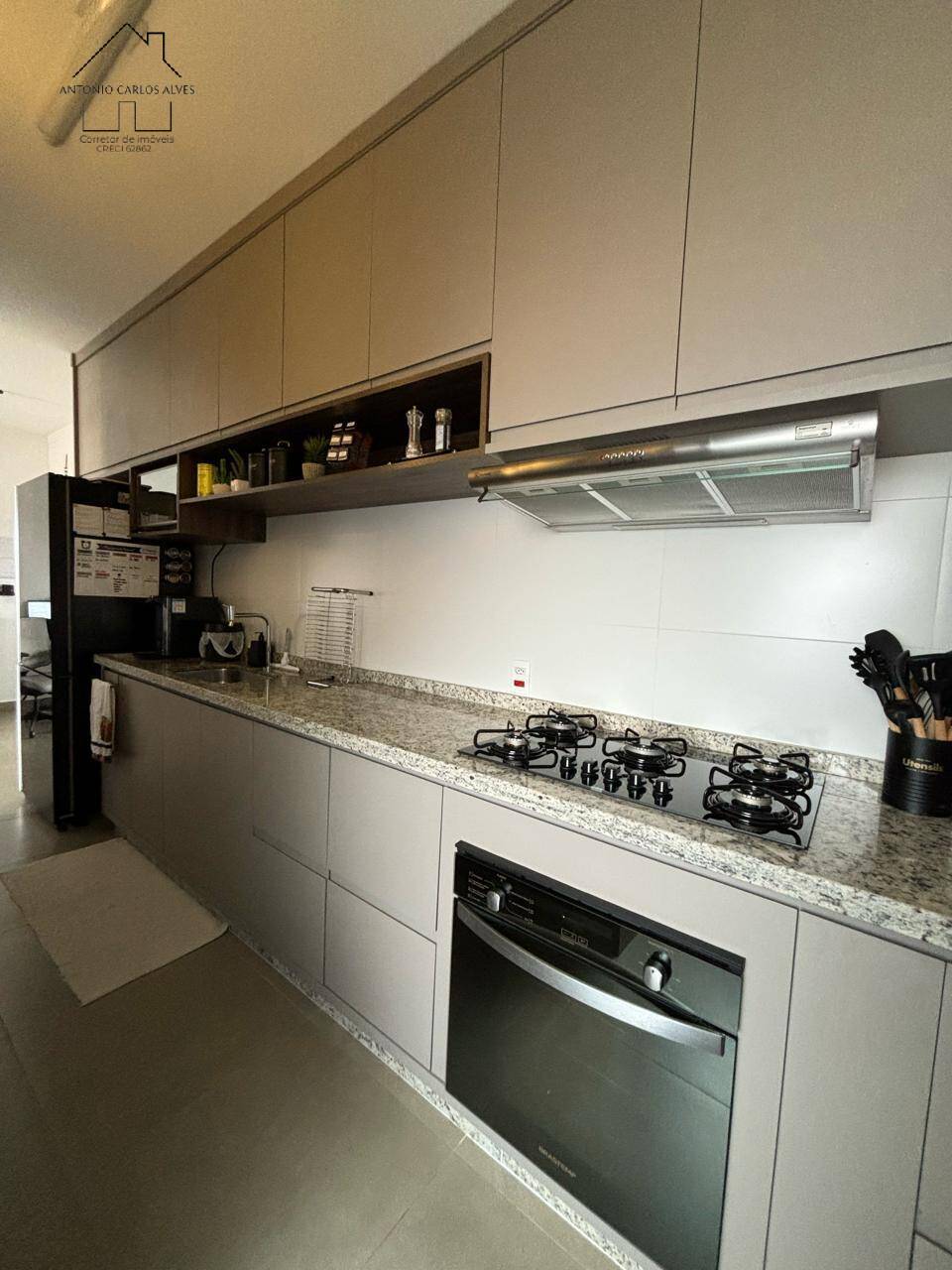 Apartamento à venda com 1 quarto, 54m² - Foto 4