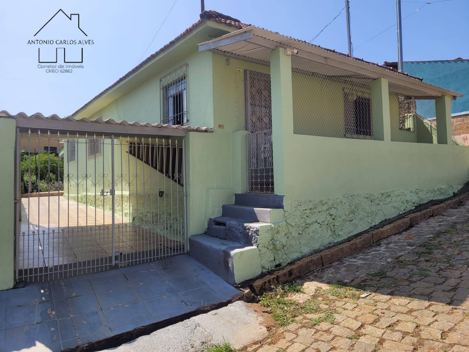 Casa à venda com 5 quartos, 146m² - Foto 1